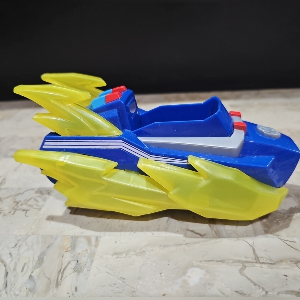 Paw Patrol Mighty Pups Super Paws Chase Deluxe Vehicle w/Lights Sounds